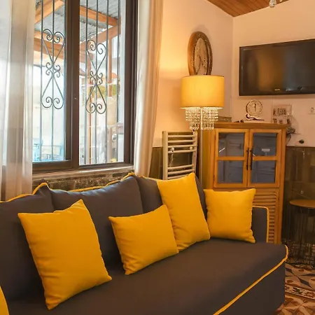 בית נופש Urban Seaside Oasis - Adriana's Garden Paradise Faraí