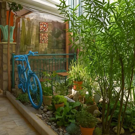 Urban Seaside Oasis - Adriana's Garden Paradise *