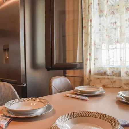 Urban Seaside Oasis - Adriana's Garden Paradise * Faraí