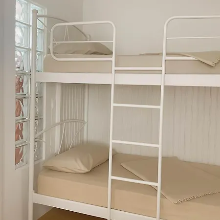 Urban Seaside Oasis - Adriana's Garden Paradise בית נופש *