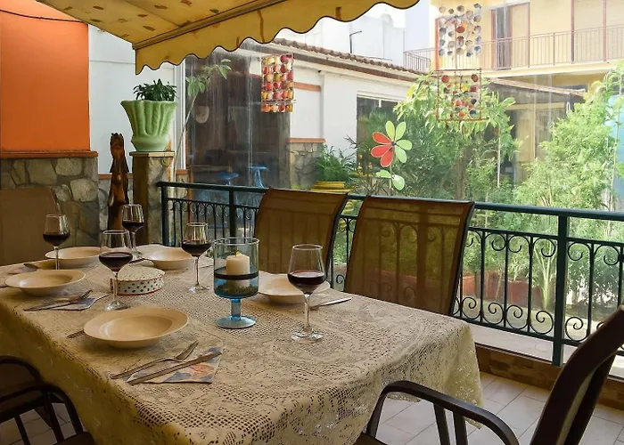 Urban Seaside Oasis - Adriana's Garden Paradise Σπίτι διακοπών