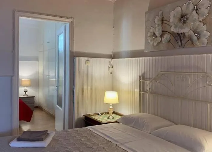 Σπίτι διακοπών Urban Seaside Oasis - Adriana's Garden Paradise